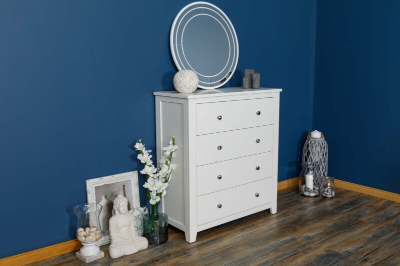 Ninaka Soft White 4-Drawer Chest of Drawers – Clearance - Image 3
