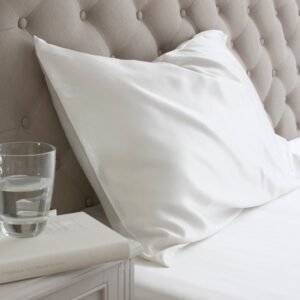 Ninaka Silk Pillowcase – Soft, Smooth & Hypoallergenic